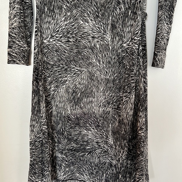 Diane Von Furstenberg Wrap Dress - size 4 - Picture 14 of 14
